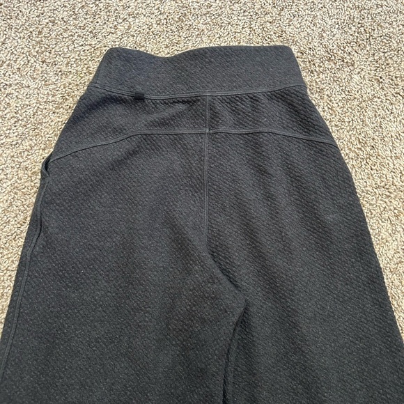 Lululemon Can You Feel The Pleat Crop
Dark Gray Women's Size 2 Pants Yoga Causal - Picture 9 of 9